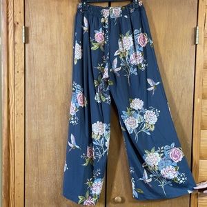 Angie pants size L